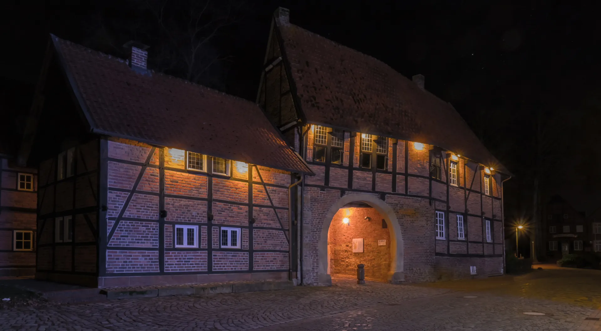 Hunnenporte bei Nacht, Vorderseite