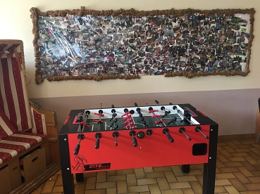 Kicker im Jugendhaus Pool