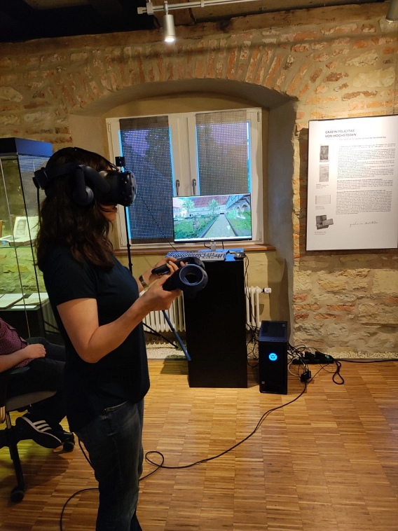 VR Brille Asbeck im virtuelle Stiftsmuseum&nbsp;&copy;&nbsp;© Bernhard Laukötter